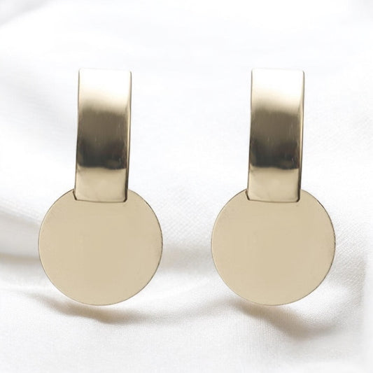 A004_Aretes_Geometricos_Minimalistas_en_Acero_Inoxidable_Dorado