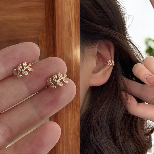 Aretes Dorados con Diseño de Rama Brillante en Stainless Steel