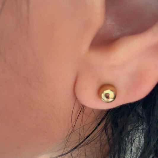 Aretes Dorados con Esfera Pulida en Stainless Steel