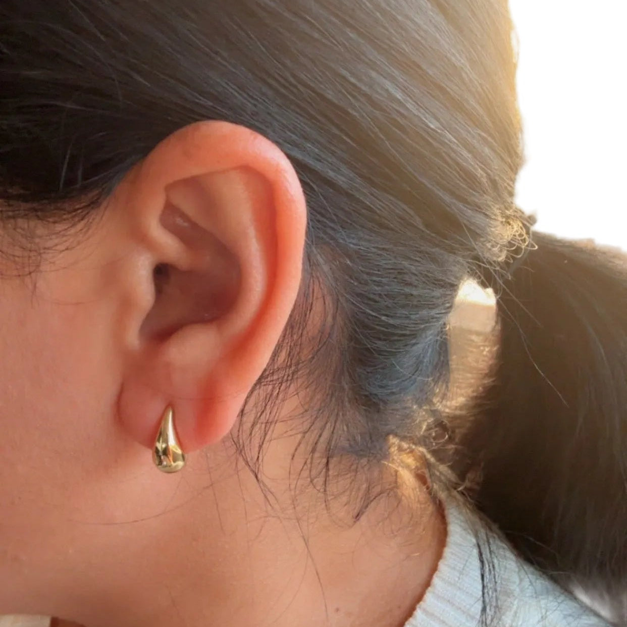 Aretes_en_Forma_de_Gota_con_Acabado_Brillante