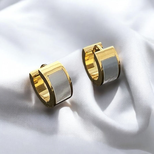 Aretes de Aro Dorados con Incrustación de Madre Perla en Stainless Steel