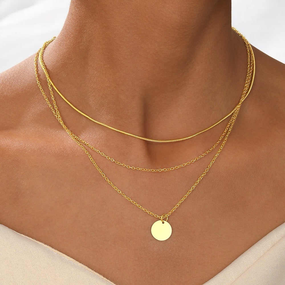 Cadena Dorada de Capas con Detalle Circular