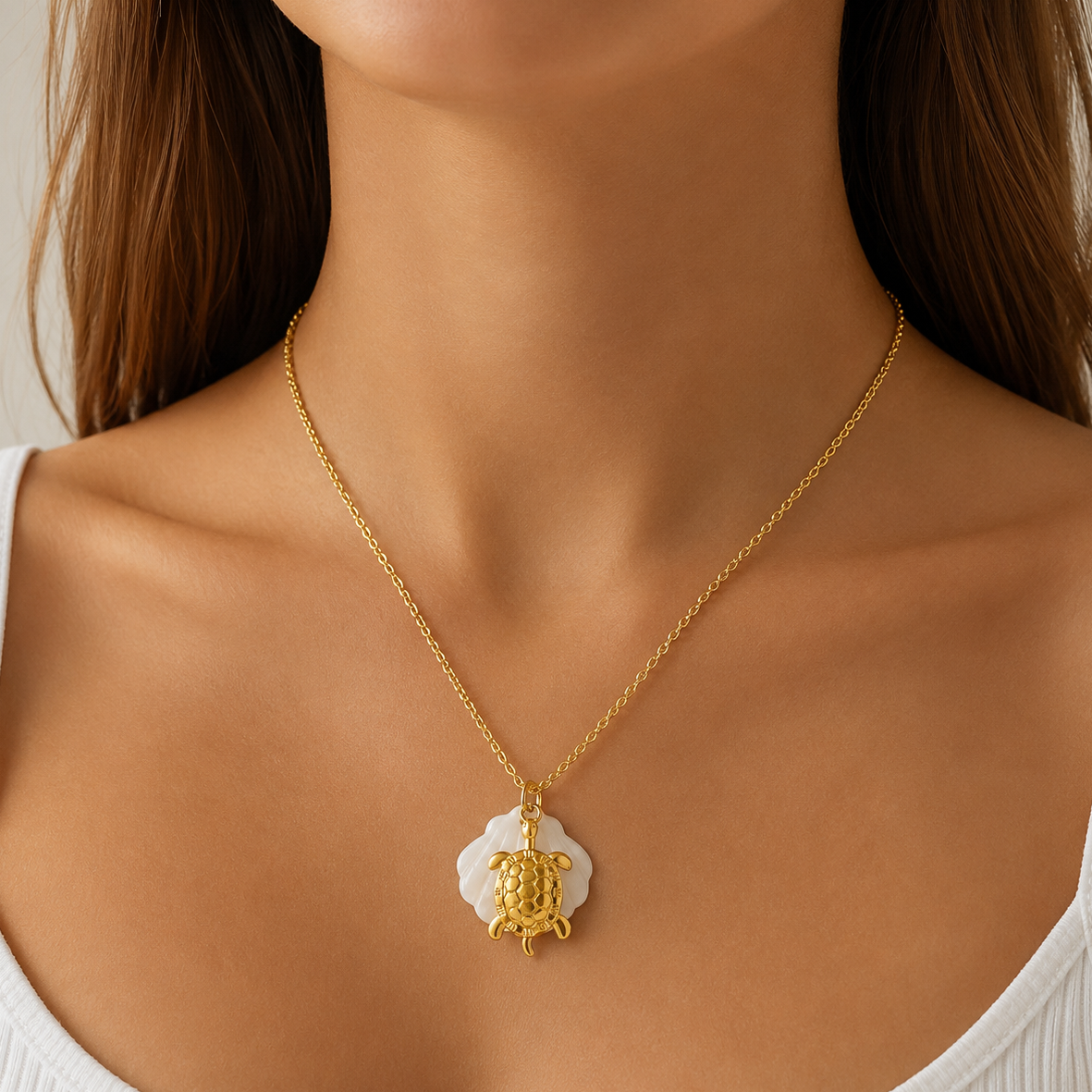 Cadena Dorada con Charm de Tortuga