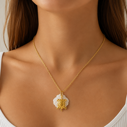Cadena Dorada con Charm de Tortuga