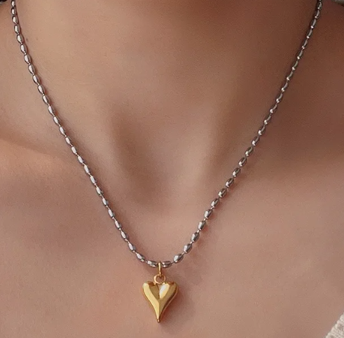 Cadena_color_plata_charm_dorado