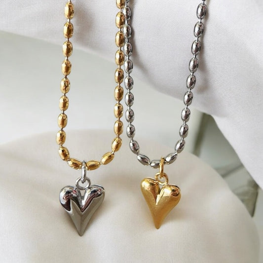 Cadenas de Eslabones con Charm de Corazón en Dos Tonos – Elegancia y Versatilidad en un Diseño Único