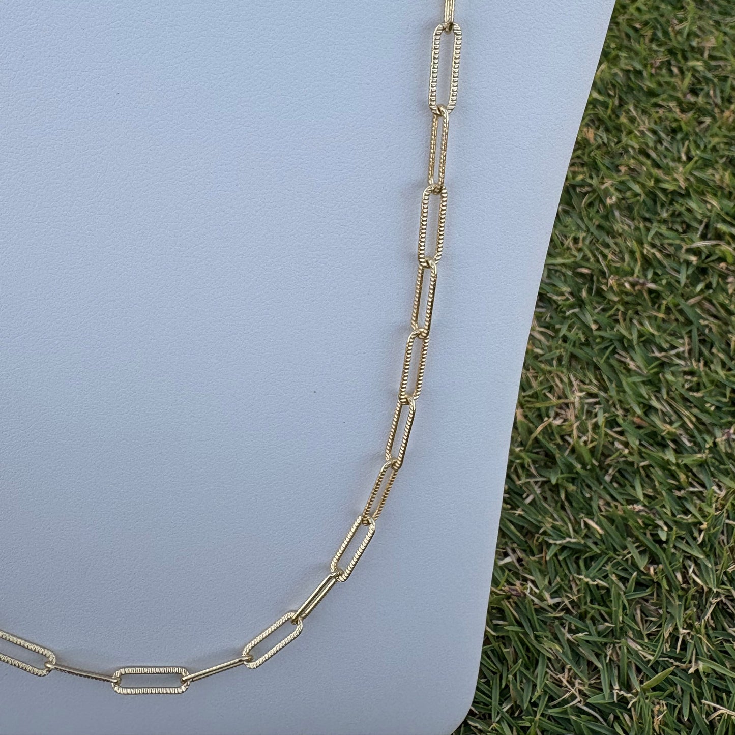 Cadena Dorada con Eslabones Rectangulares en Stainless Steel