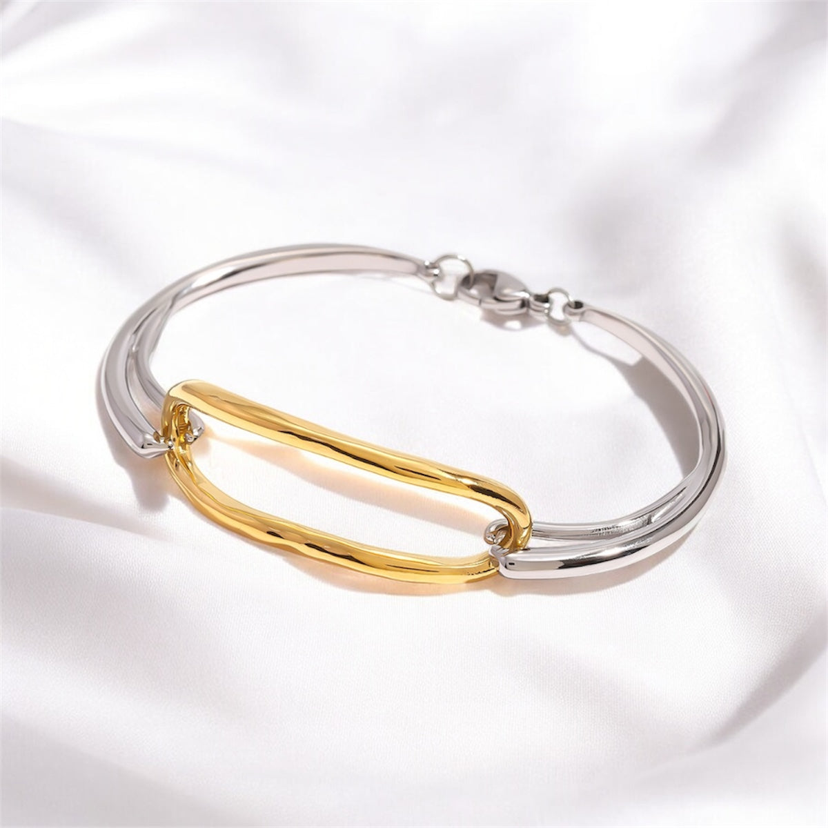 Pulsera Bicolor de Stainless steel con Eslabón Ovalado Dorado – Elegancia Minimalista