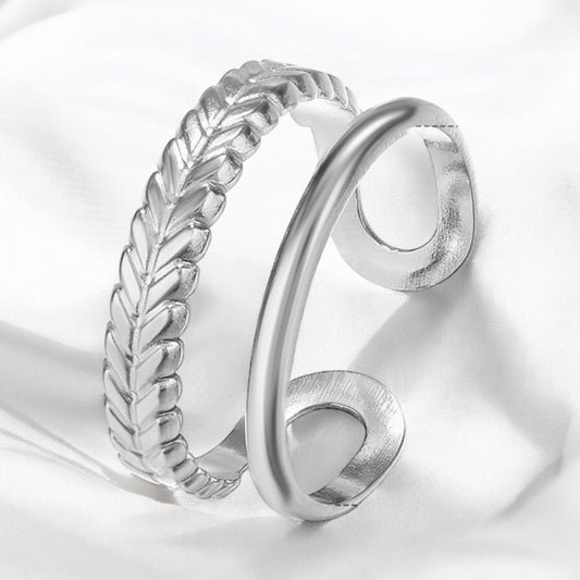 Sortija en Stainless Steel con Diseño de Trenza y Curvas Elegantes