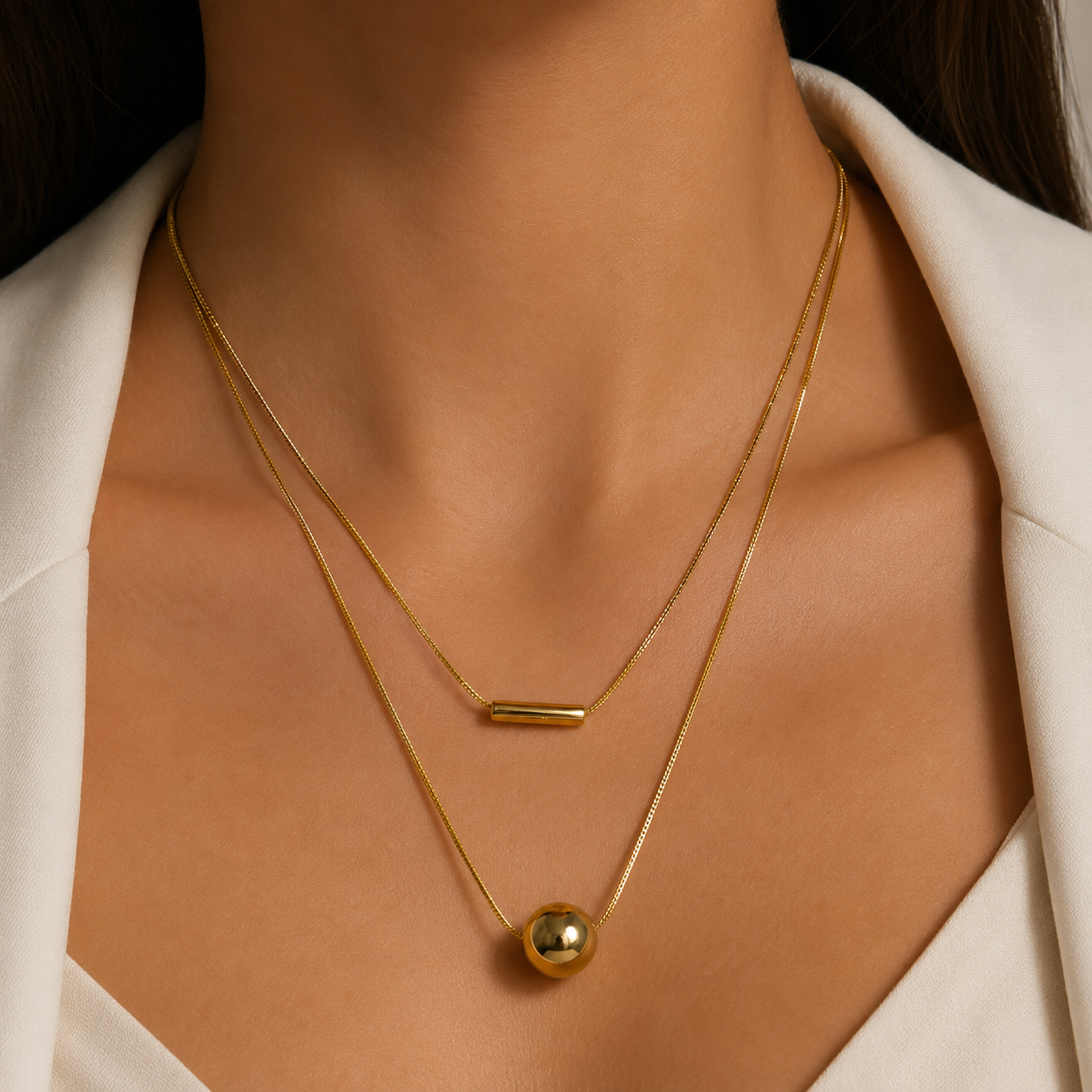 Set Dorado de Cadenas en Capas con Esfera Metalica y Pantallas
