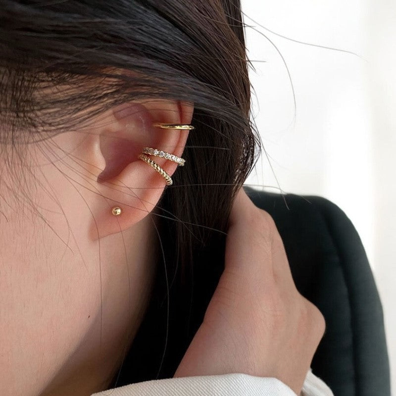 Set de Ear Cuff Dorado con Diseno Moderno en Stainless Steel4